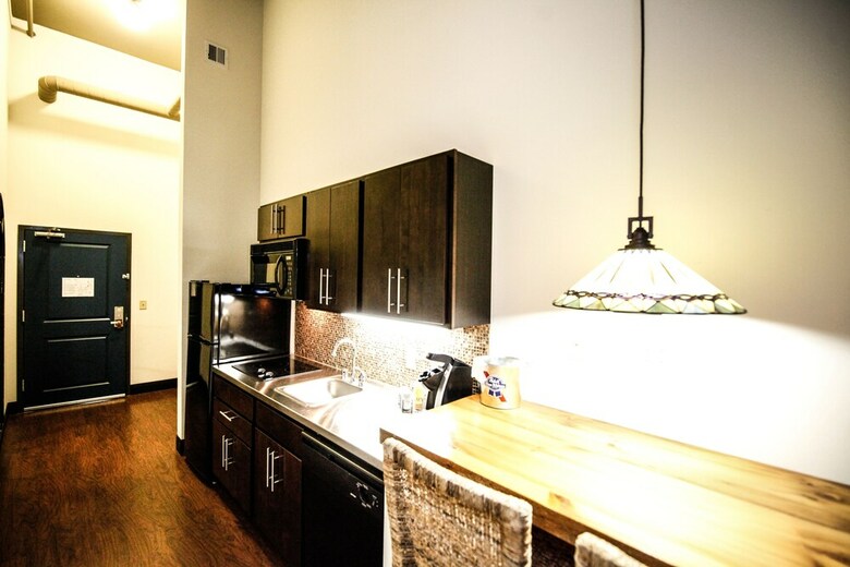 Hotel The Brewhouse Inn & Suites