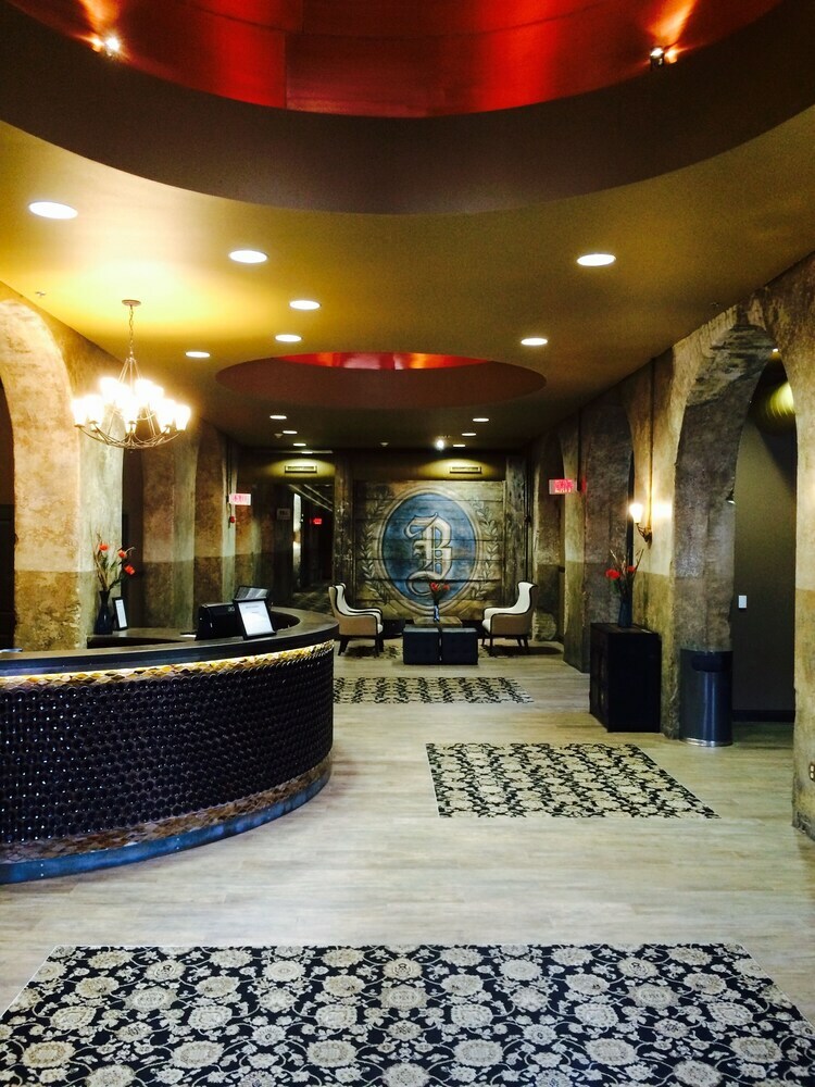 Hotel The Brewhouse Inn & Suites