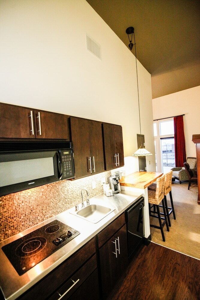 Hotel The Brewhouse Inn & Suites