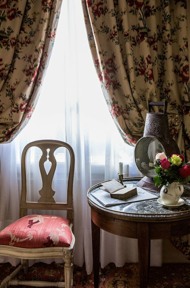 Hotel Caron de Beaumarchais