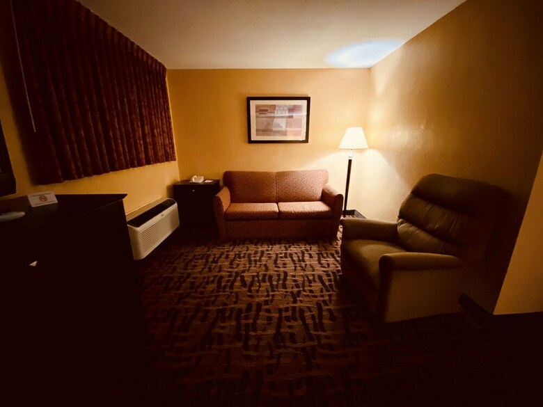 Motel Super 8 By Wyndham Lawrence Ku