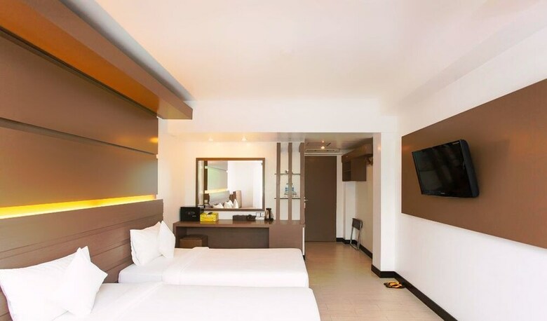 Hotel Clover City Center Plus