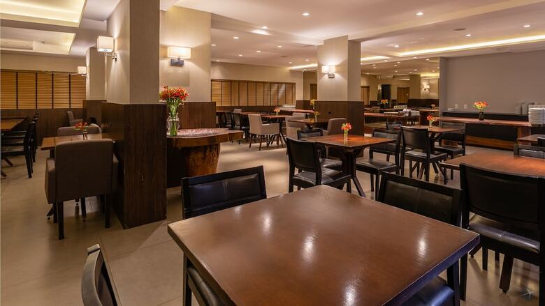 Hotel Faial Prime Su�tes