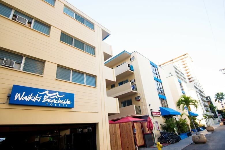 Hostal Waikiki Beachside Hostel