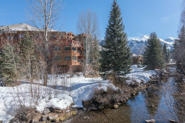 Apartamento Ice House Suites And Condominiums