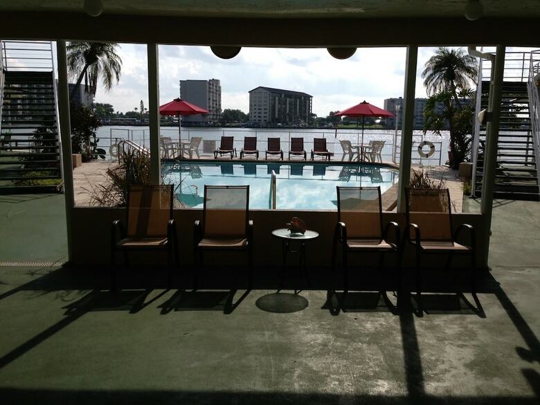 Hotel Ebb Tide