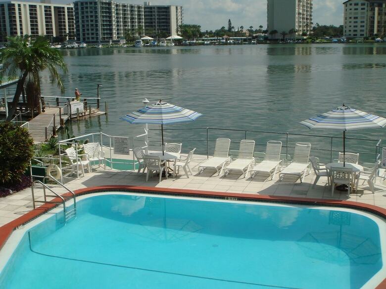 Hotel Ebb Tide