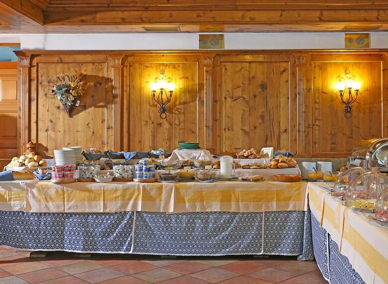 Garn� Hotel Tignale