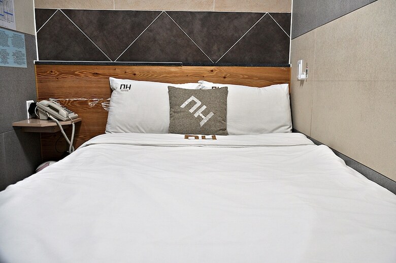 Hotel D.h Sinchon Guesthouse