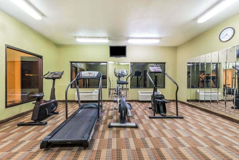 Hotel Super 8 By Wyndham Fort Worth North
