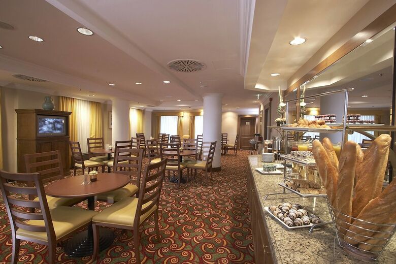 Hotel Marriott Executive Apartments Millennium Court