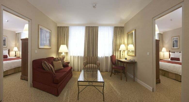 Hotel Marriott Executive Apartments Millennium Court
