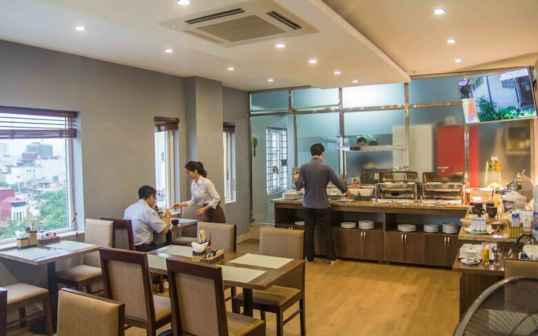 Cherry Hotel 2