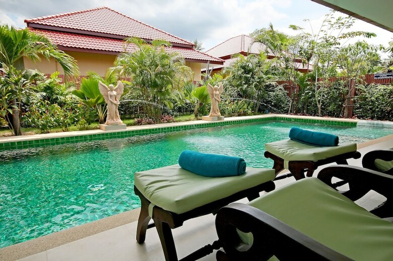 Thai Thani Pool Villa Resort