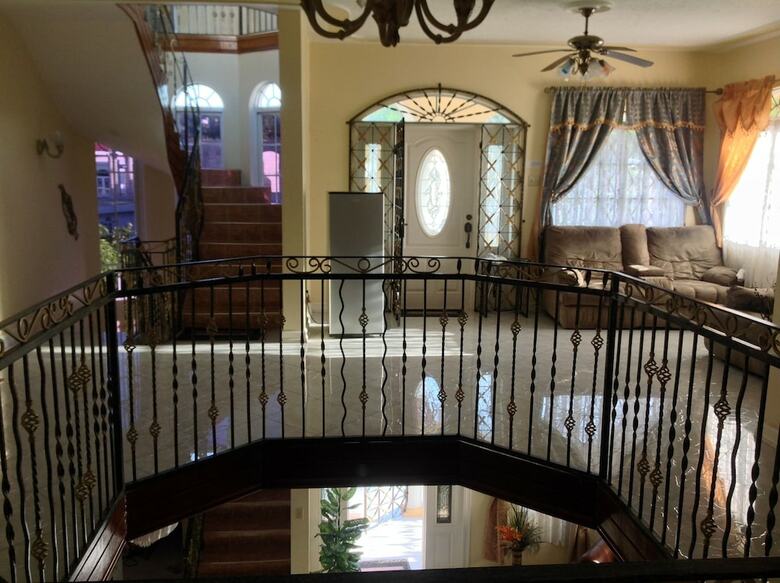 Hotel Cazwin Villa