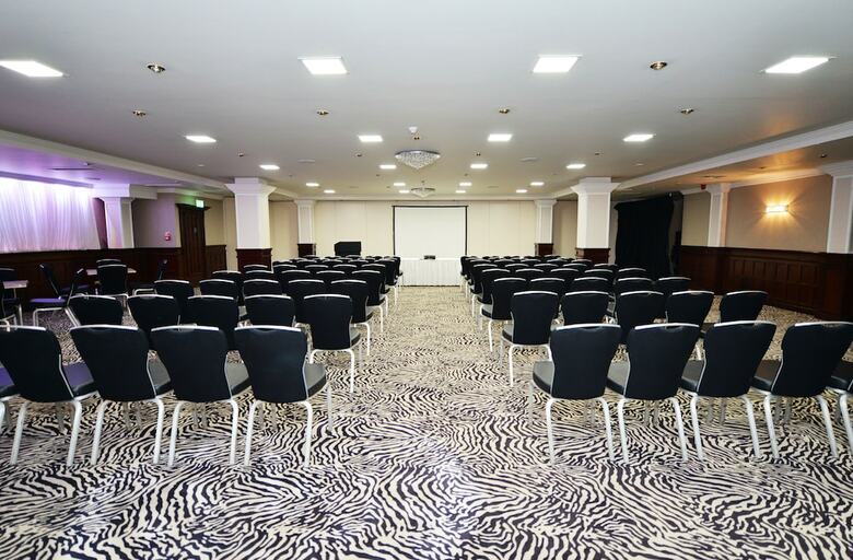 Glynhill Hotel And Leisure Club