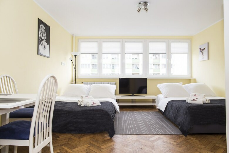 Aparthotel Hosapartments City Center