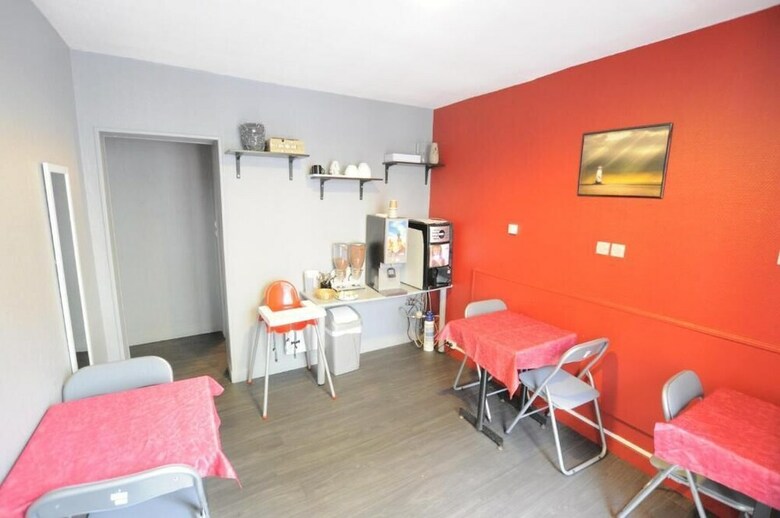 Hotel Hipotel Paris Gambetta Republique