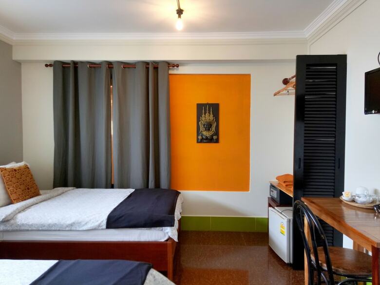 Hotel The Cashew Nut Guesthouse