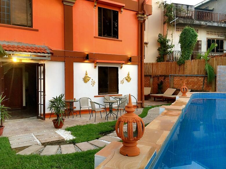 Hotel The Cashew Nut Guesthouse