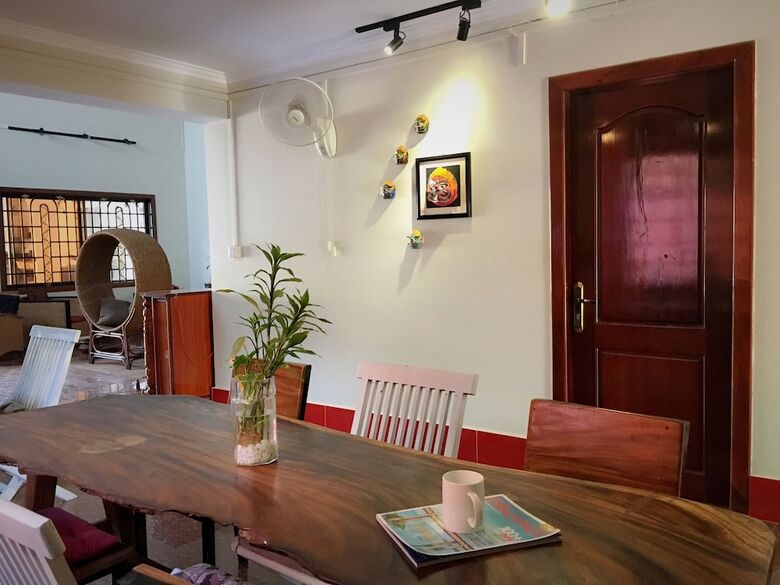 Hotel The Cashew Nut Guesthouse