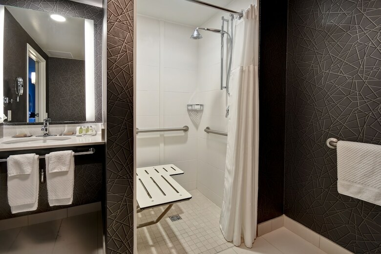 Hotel Doubletree By Hilton Deadwood At Cadillac Jack's