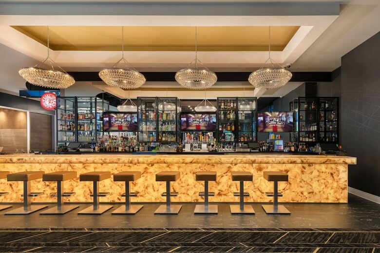 Hotel Doubletree By Hilton Deadwood At Cadillac Jack's