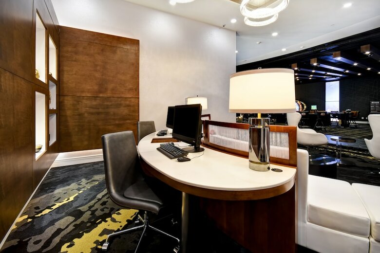 Hotel Doubletree By Hilton Deadwood At Cadillac Jack's