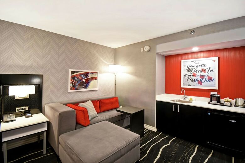 Hotel Doubletree By Hilton Deadwood At Cadillac Jack's