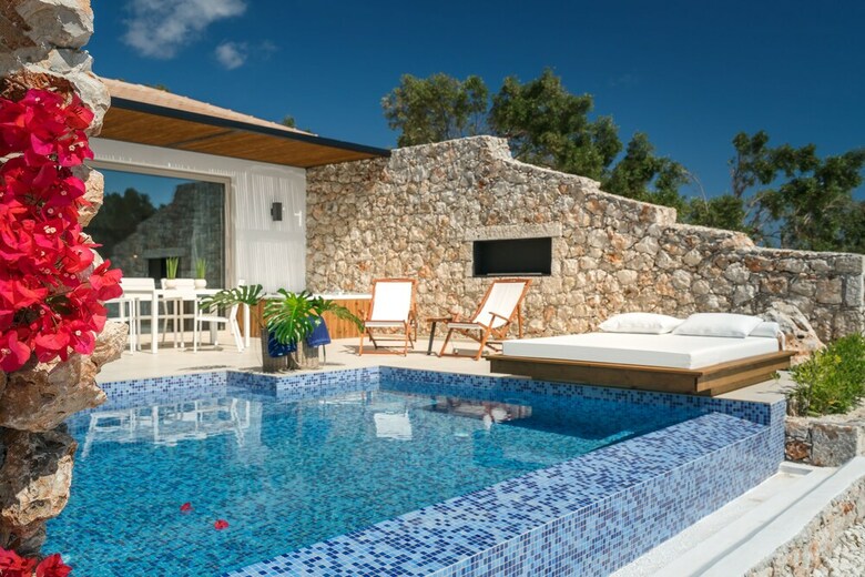Emerald Villas & Suites