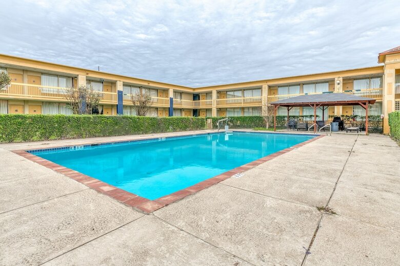 Motel Oyo Hotel Conroe I-45 South