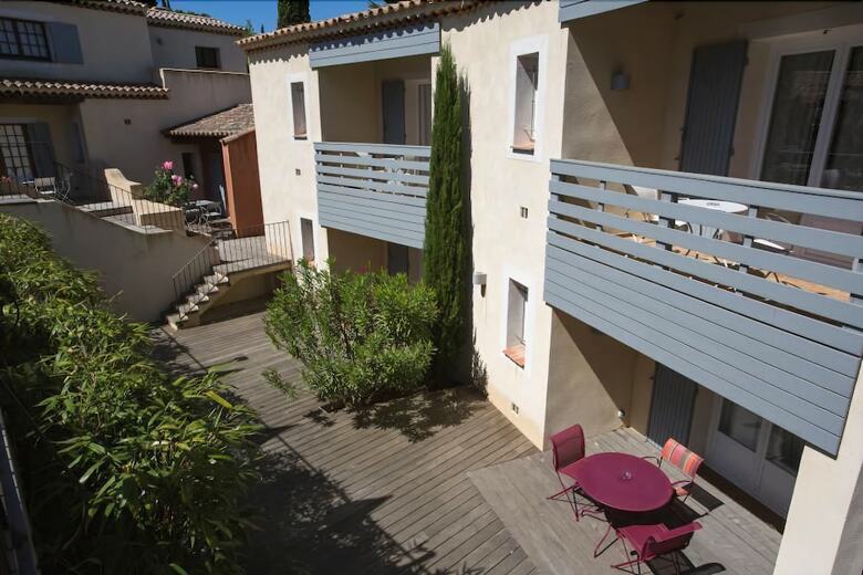 Hotel H�tel Les Capucines