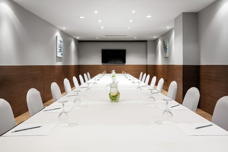 Hotel Four Points By Sheraton Dar Es Salaam New Africa