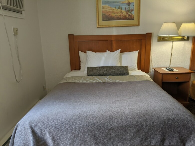 Motel Howard Johnson By Wyndham Downtown Kamloops