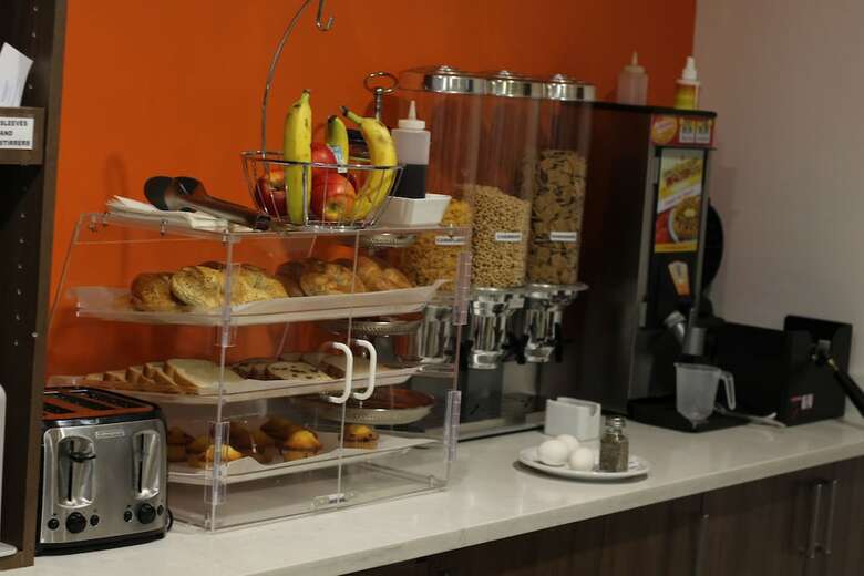 Motel Howard Johnson By Wyndham Downtown Kamloops