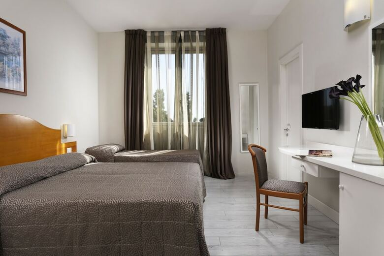 Hotel Isola Sacra Rome Airport