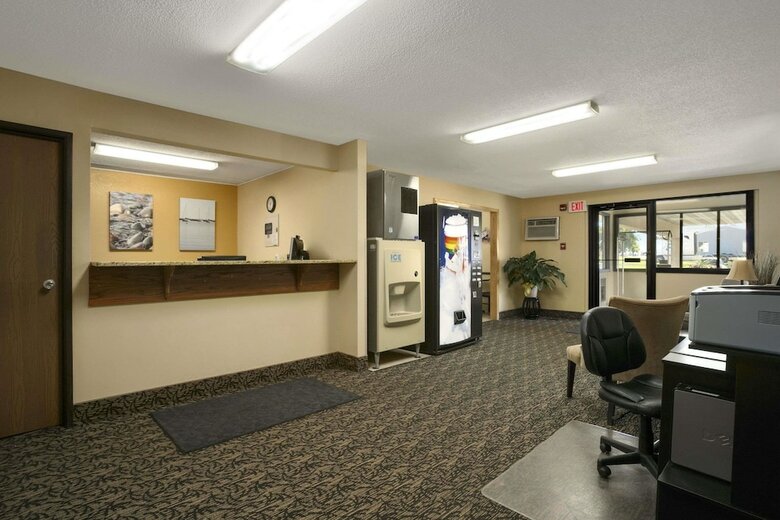 Hotel Super 8 By Wyndham Alexandria Mn