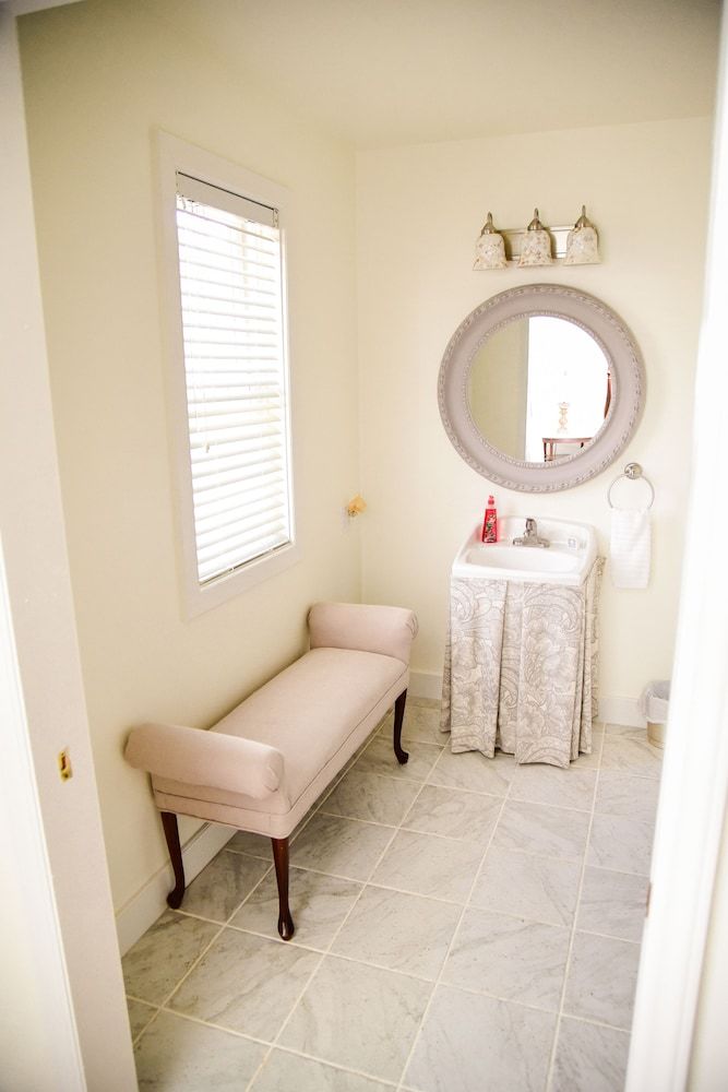 Azalea Inn Bed & Breakfast