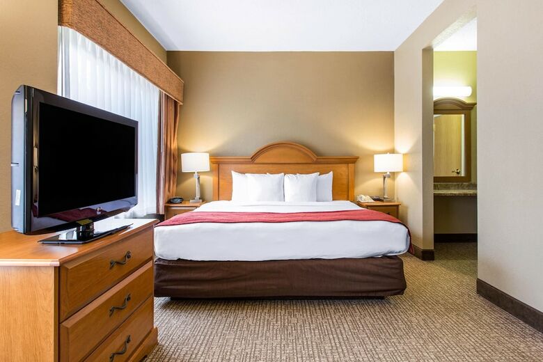 Hotel Comfort Suites Wilmington Near Downtown