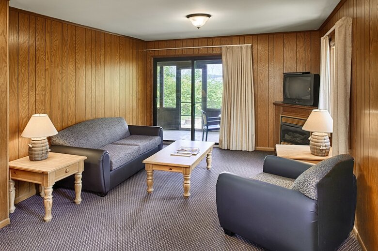 Hotel Deer Creek Lodge & Conference Center