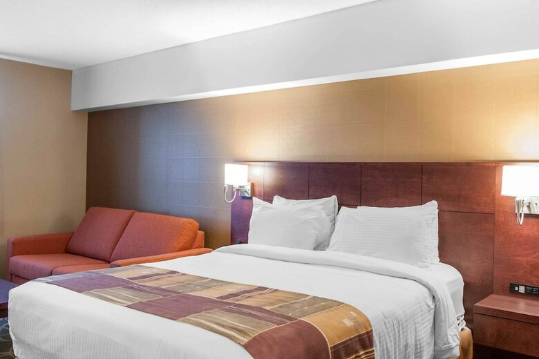 Quality Hotel & Suites