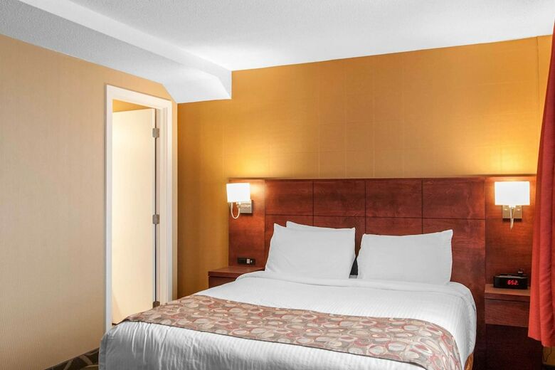 Quality Hotel & Suites