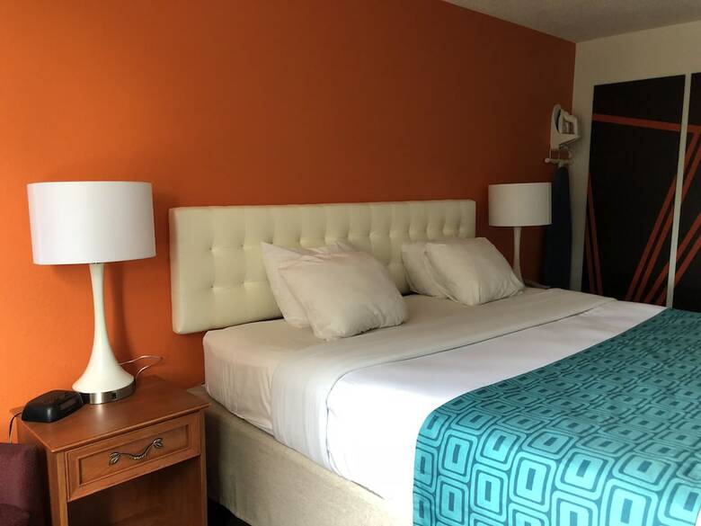 Hotel Howard Johnson By Wyndham Airport