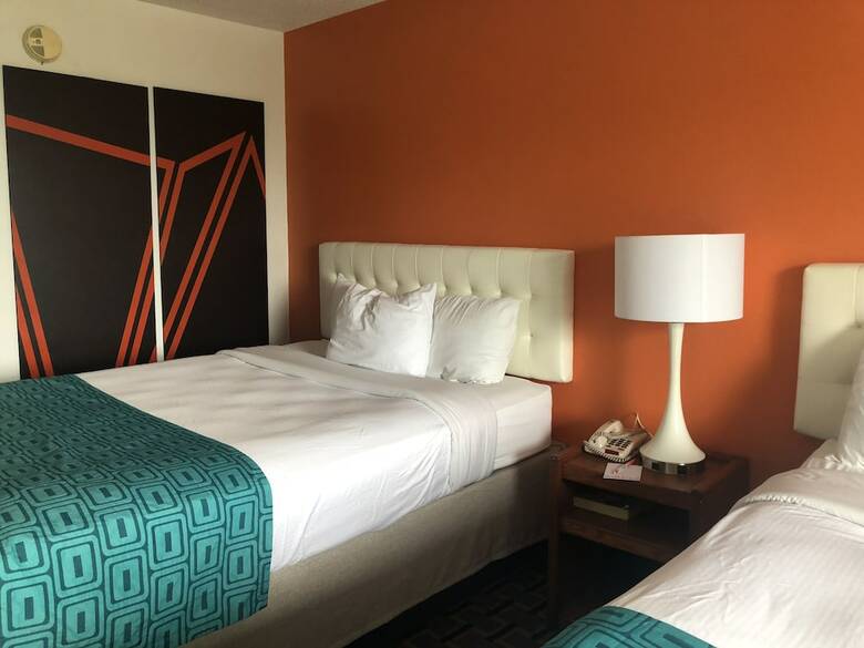 Hotel Howard Johnson By Wyndham Airport