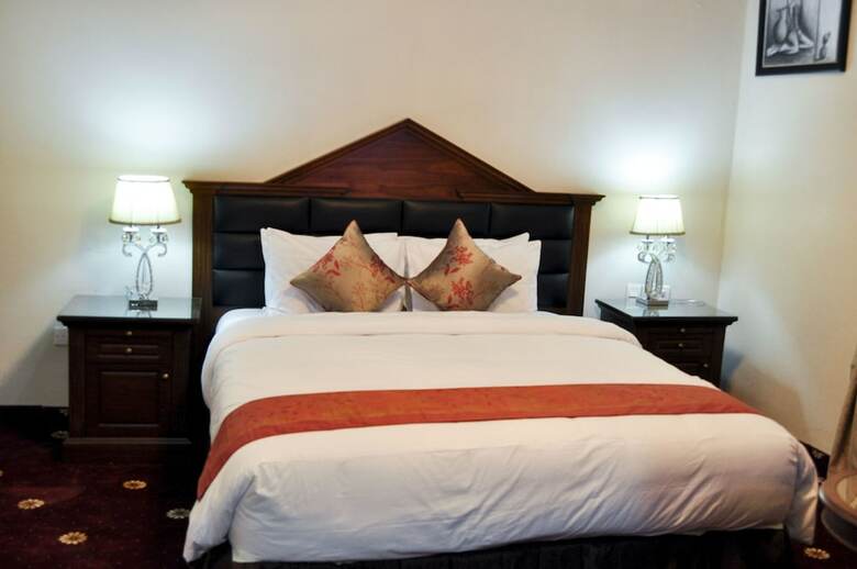 Hotel Caledonian Suites