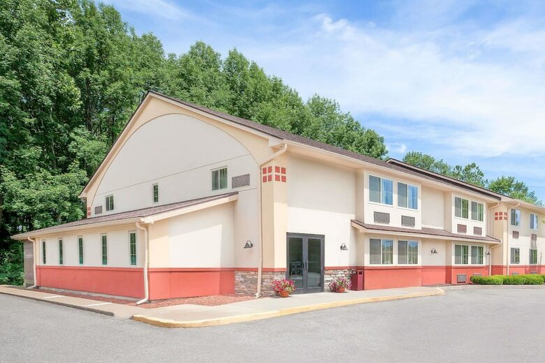 Motel Super 8 By Wyndham Oneonta/cooperstown