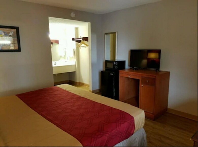 Motel Econo Lodge Inn & Suites