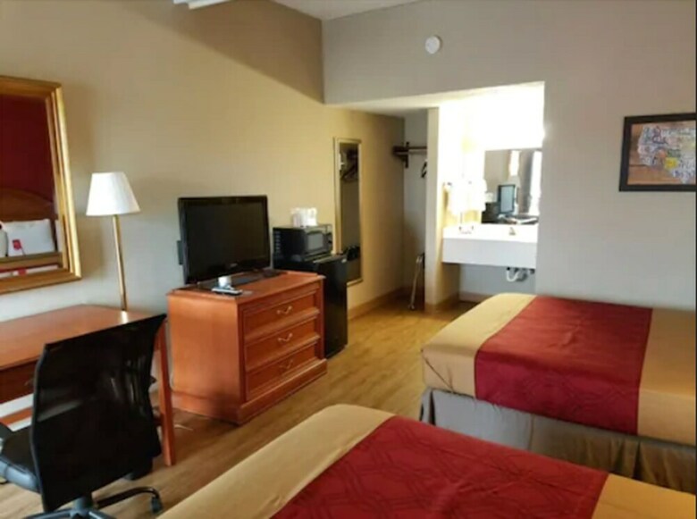 Motel Econo Lodge Inn & Suites