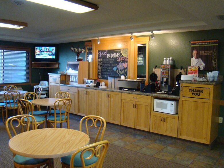 Boarders Inn & Suites By Cobblestone Hotels - Faribault