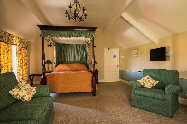 Castle Of Comfort Hotel & Restaurant